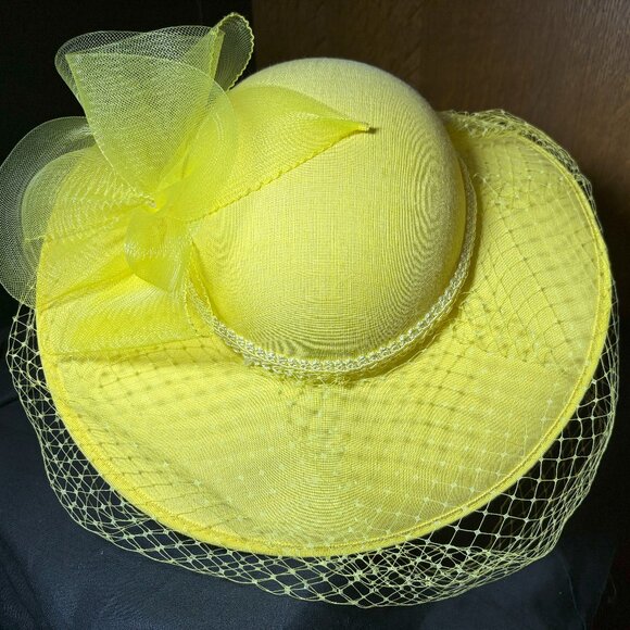 Lovely Women's Yellow Spring-Summer Hat with Netting. - Picture 1 of 3